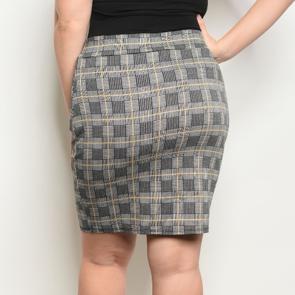 Plus Size Skirt - Picture 3 of 3